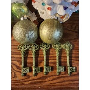 Lot Of 7 Antiqued Gold Green Blown Glass Christmas Ornaments W/ Glitter Keys